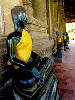 Laos . Temple statue